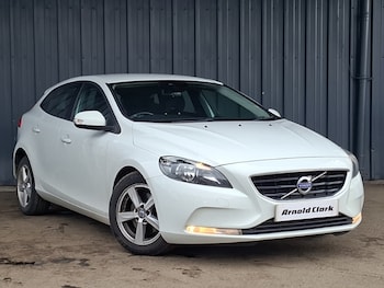 Used Volvo V40 2015 for sale - 79061149: Photo