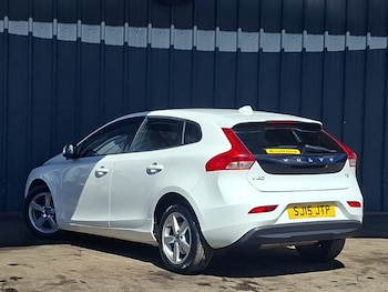 Used Volvo V40 2015 for sale - 79061149: Photo