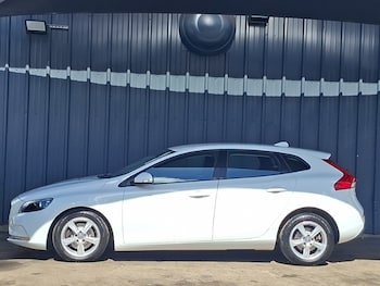Used Volvo V40 2015 for sale - 79061149: Photo