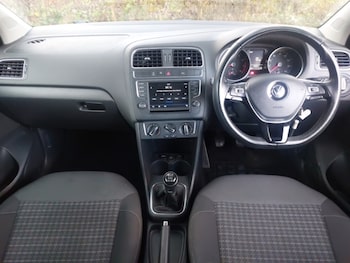 Used Volkswagen Polo 2017 for sale - 76511469: Photo