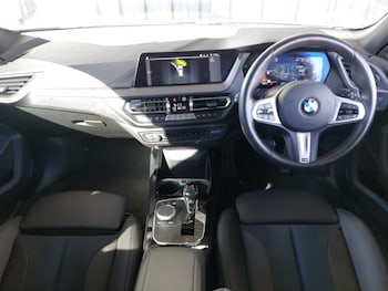 Used BMW 1 Series 2024 for sale - 76054605: Photo 2
