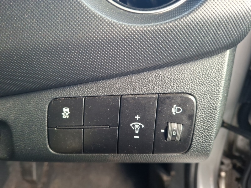 Used Hyundai i10 2018 for sale - 77213892: Photo 12