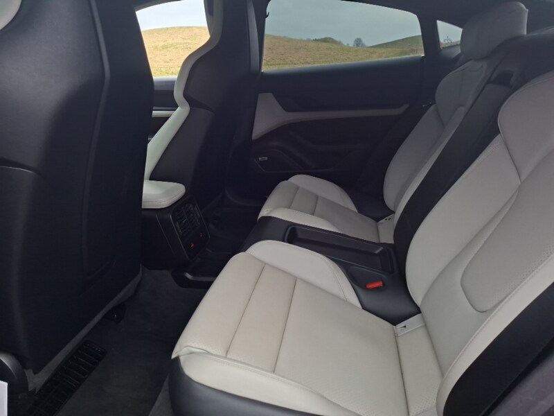 Used Porsche Taycan 2022 for sale - 77761092: Photo 6