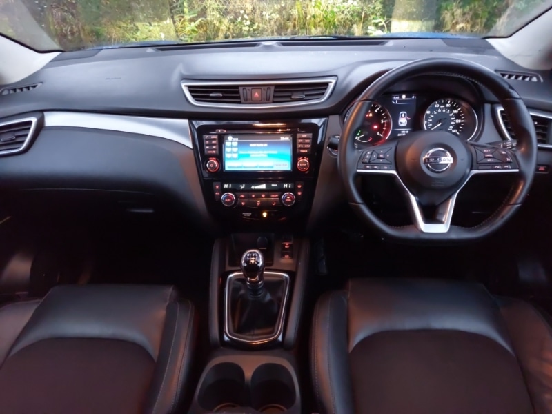 Used Nissan Qashqai 2017 for sale - 76695948: Photo 2