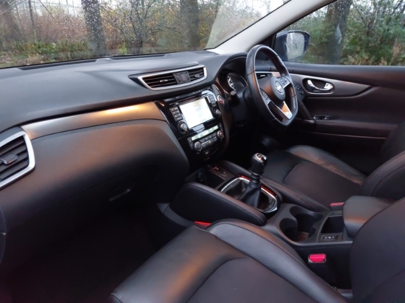 Used Nissan Qashqai 2017 for sale - 76695948: Photo 5