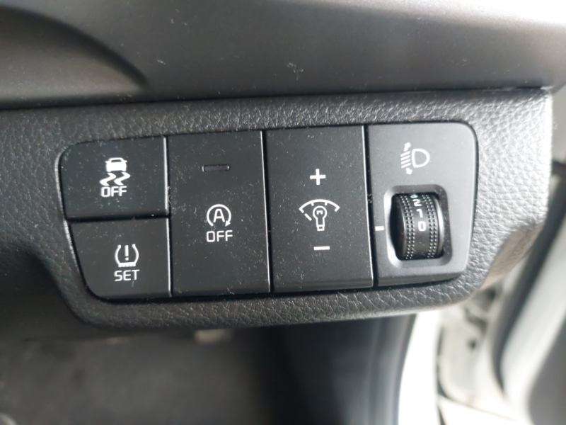 Used Kia Stonic 2022 for sale - 76526349: Photo 12