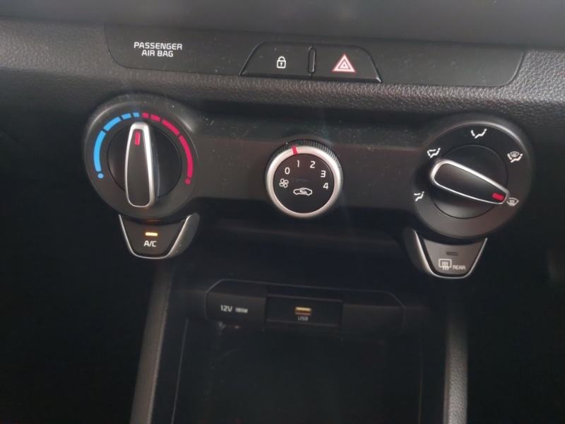 Used Kia Stonic 2022 for sale - 76526349: Photo 13