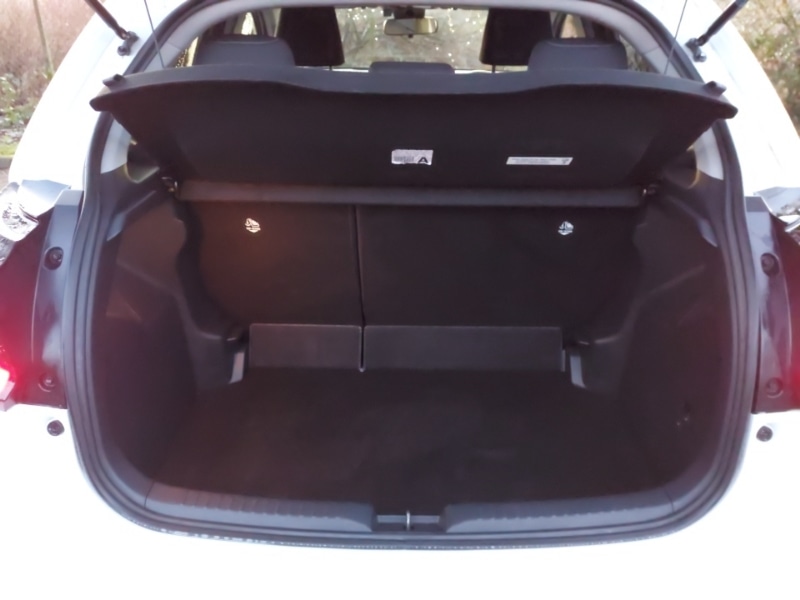 Used Toyota Yaris 2021 for sale - 76932408: Photo 8