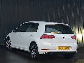 Used Volkswagen Golf 2019 for sale - 76275557: Photo