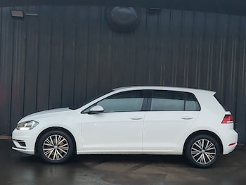 Used Volkswagen Golf 2019 for sale - 76275557: Photo