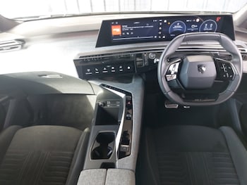 Used Peugeot 3008 2024 for sale - 76924885: Photo