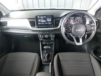 Used Kia Stonic 2022 for sale - 76183514: Photo