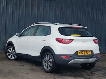Used Kia Stonic 2022 for sale - 76183514: Photo