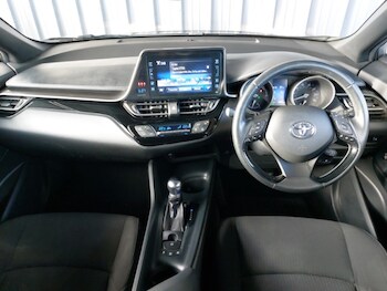 Used Toyota C-HR 2018 for sale - 77209022: Photo