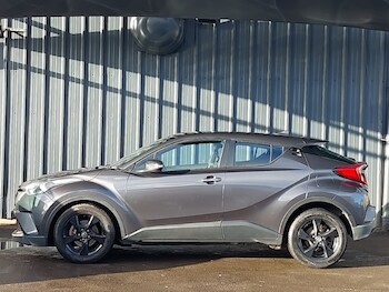 Used Toyota C-HR 2018 for sale - 77209022: Photo