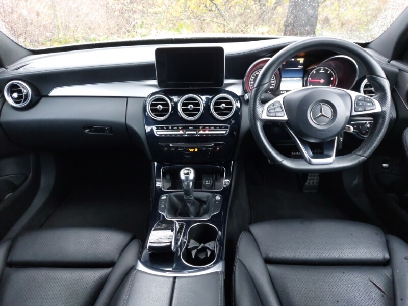 Used Mercedes-Benz C Class 2015 for sale - 76566760: Photo 2