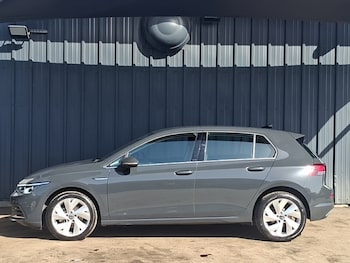 Used Volkswagen Golf 2024 for sale - 78976822: Photo