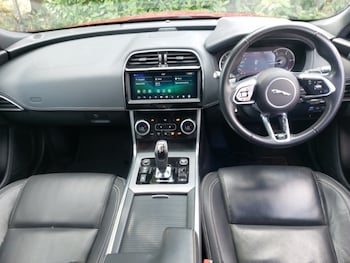 Used Jaguar XE 2019 for sale - 75894052: Photo