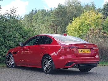 Used Jaguar XE 2019 for sale - 75894052: Photo
