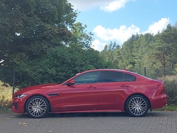 Used Jaguar XE 2019 for sale - 75894052: Photo