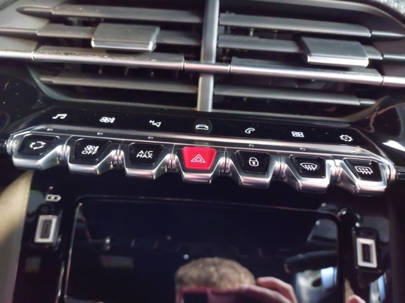 Used Peugeot 2008 2022 for sale - 77047362: Photo 18