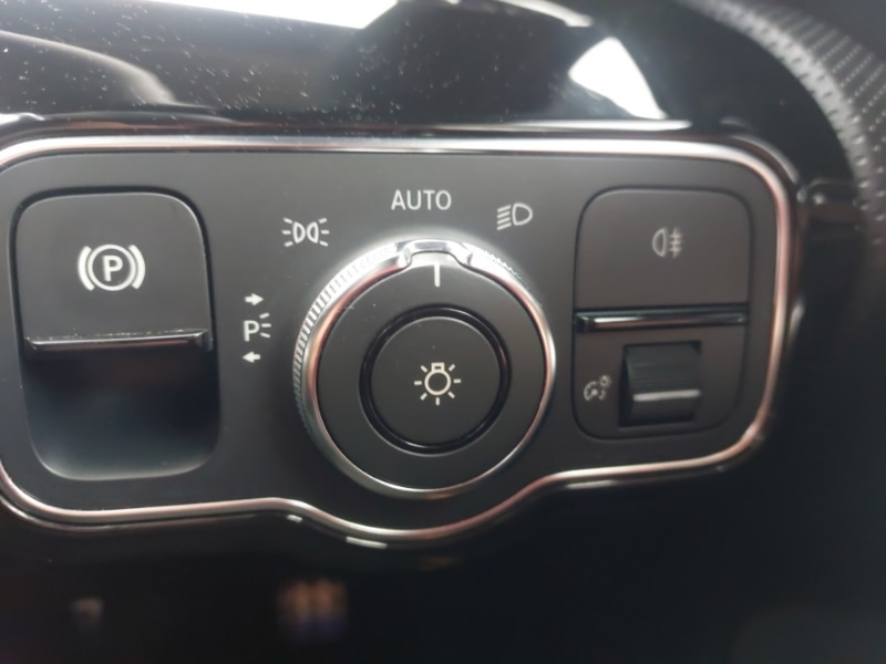 Used Mercedes-Benz A-Class 2018 for sale - 76889273: Photo 15