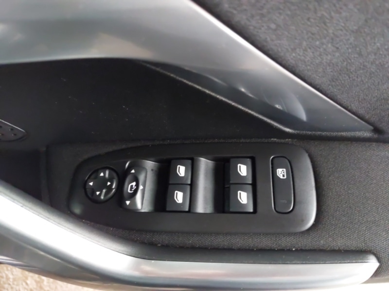 Used Peugeot 2008 2019 for sale - 76795107: Photo 12