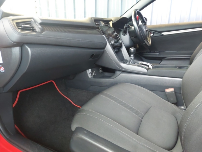 Used Honda Civic 2019 for sale - 76325736: Photo 5