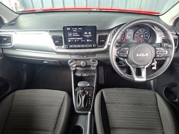 Used Kia Stonic 2024 for sale - 79493073: Photo