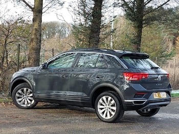 Used Volkswagen T-Roc 2019 for sale - 76897493: Photo