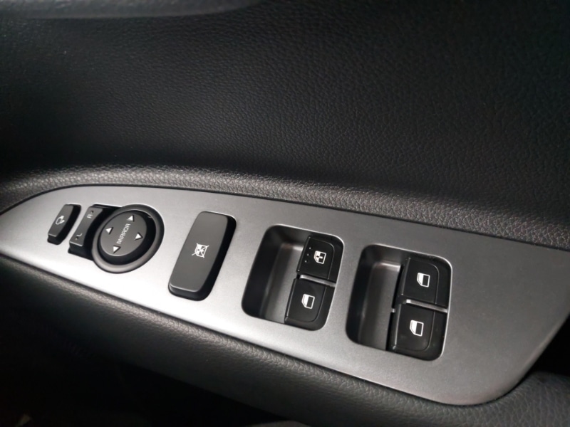 Used Kia Stonic 2023 for sale - 76475479: Photo 19