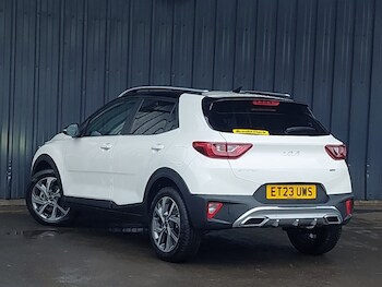 Used Kia Stonic 2023 for sale - 76475479: Photo