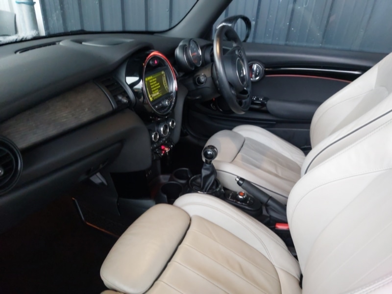 Used MINI Convertible 2016 for sale - 76619248: Photo 5