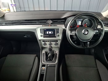 Used Volkswagen Passat 2017 for sale - 77630427: Photo