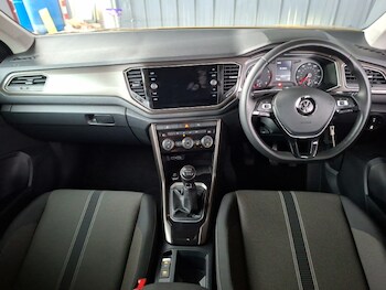 Used Volkswagen T-Roc 2018 for sale - 77596700: Photo