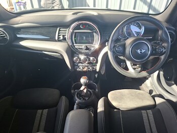 Used MINI Hatch 2019 for sale - 77677823: Photo