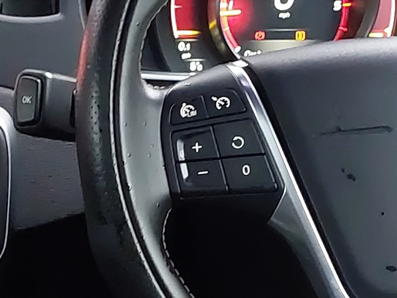 Used Volvo V40 2017 for sale - 76589264: Photo 11