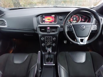 Used Volvo V40 2017 for sale - 76589264: Photo