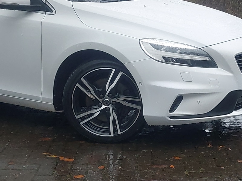 Used Volvo V40 2017 for sale - 76589264: Photo 9