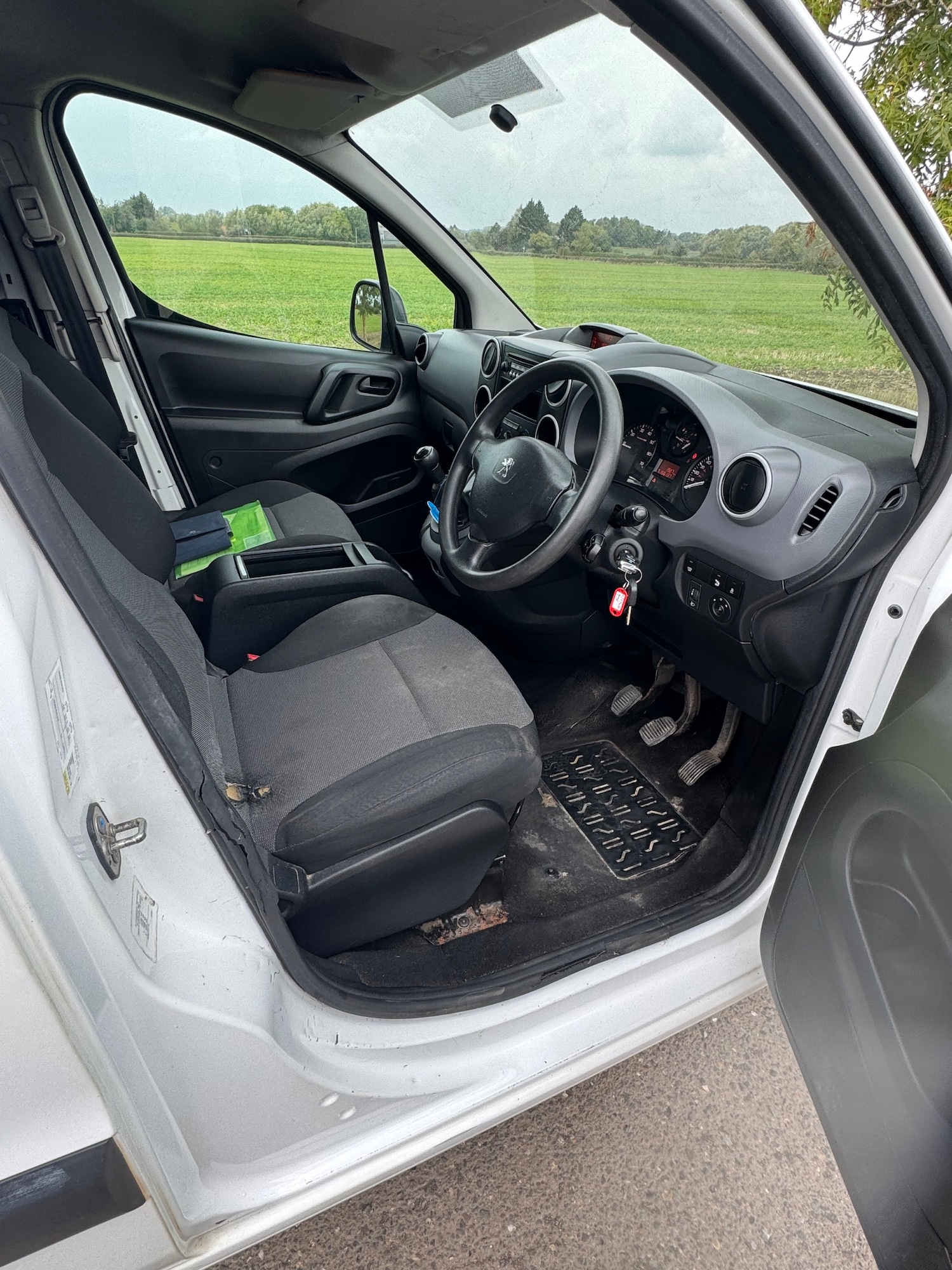 Used Peugeot Partner 2017 for sale - 76249430: Photo 9