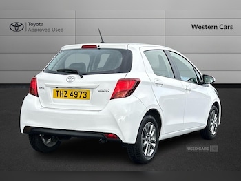 Used Toyota Yaris 2015 for sale - 76002877: Photo 2