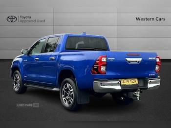 Used Toyota Hilux 2024 for sale - 77163717: Photo