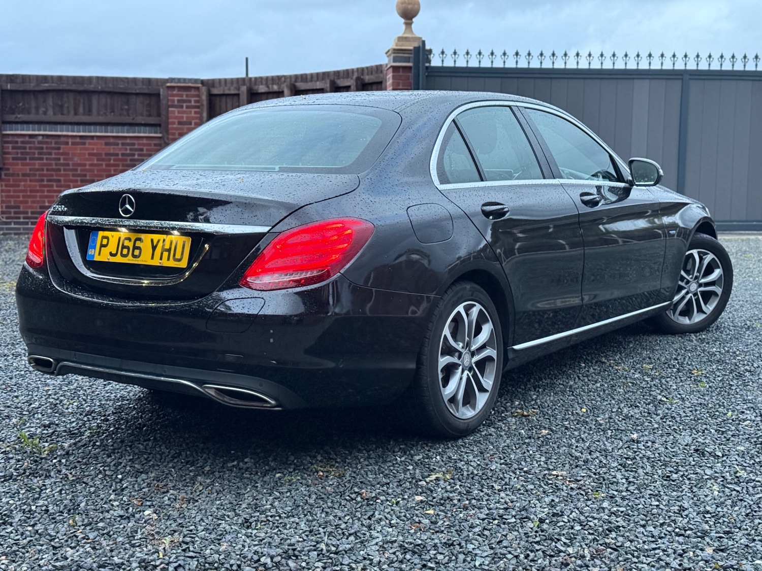 Used Mercedes-Benz C Class 2016 for sale - 76063653: Photo 2