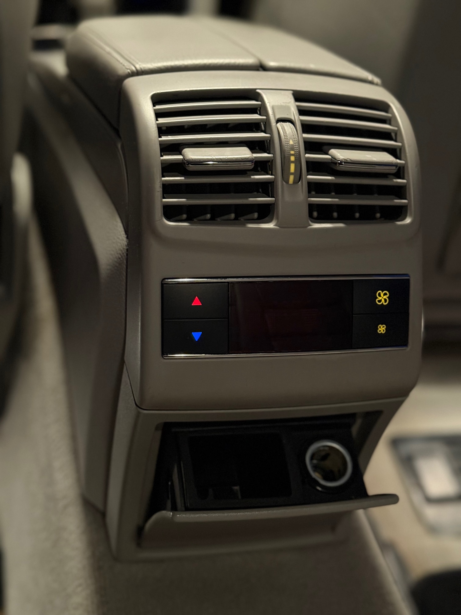 Used Mercedes-Benz E Class 2009 for sale - 76858726: Photo 30