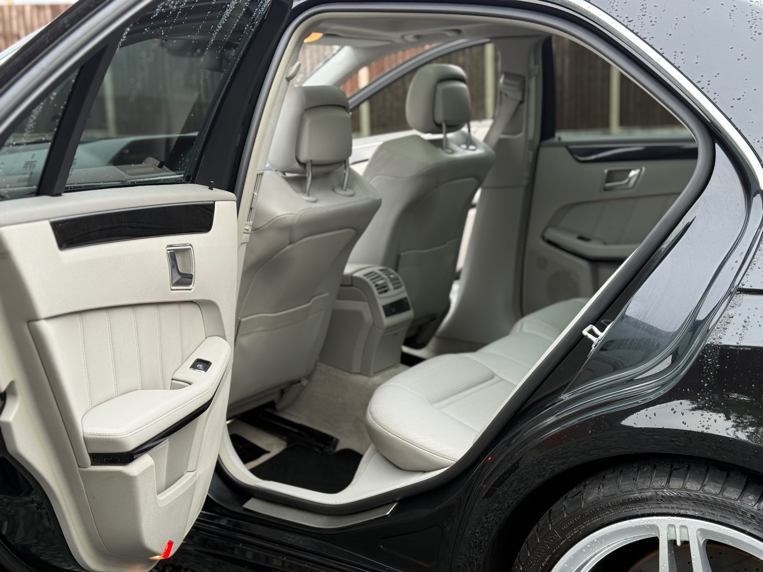 Used Mercedes-Benz E Class 2009 for sale - 76858726: Photo 64