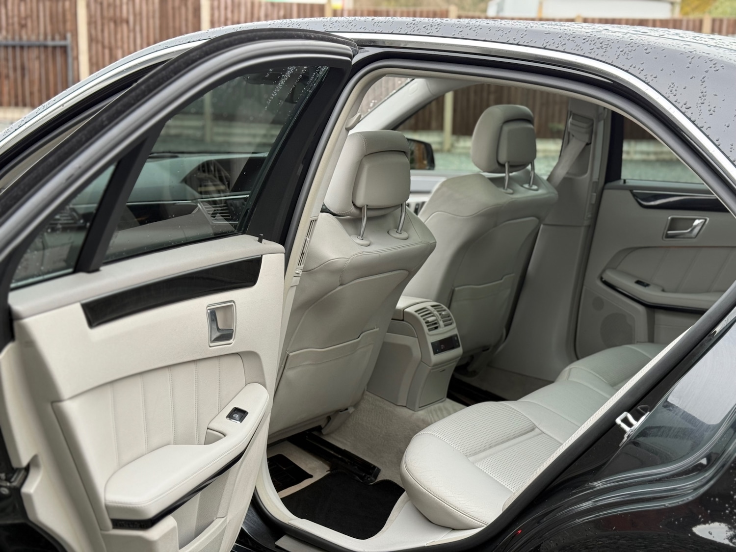 Used Mercedes-Benz E Class 2009 for sale - 76858726: Photo 65