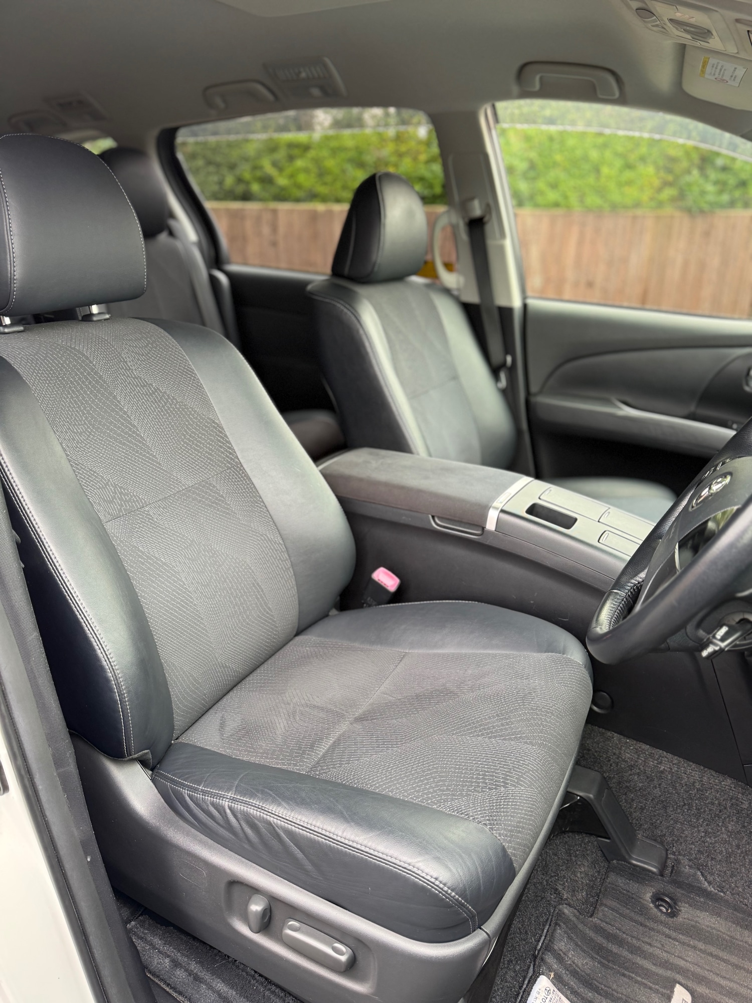 Used Toyota Estima 2024 for sale - 77619233: Photo 17