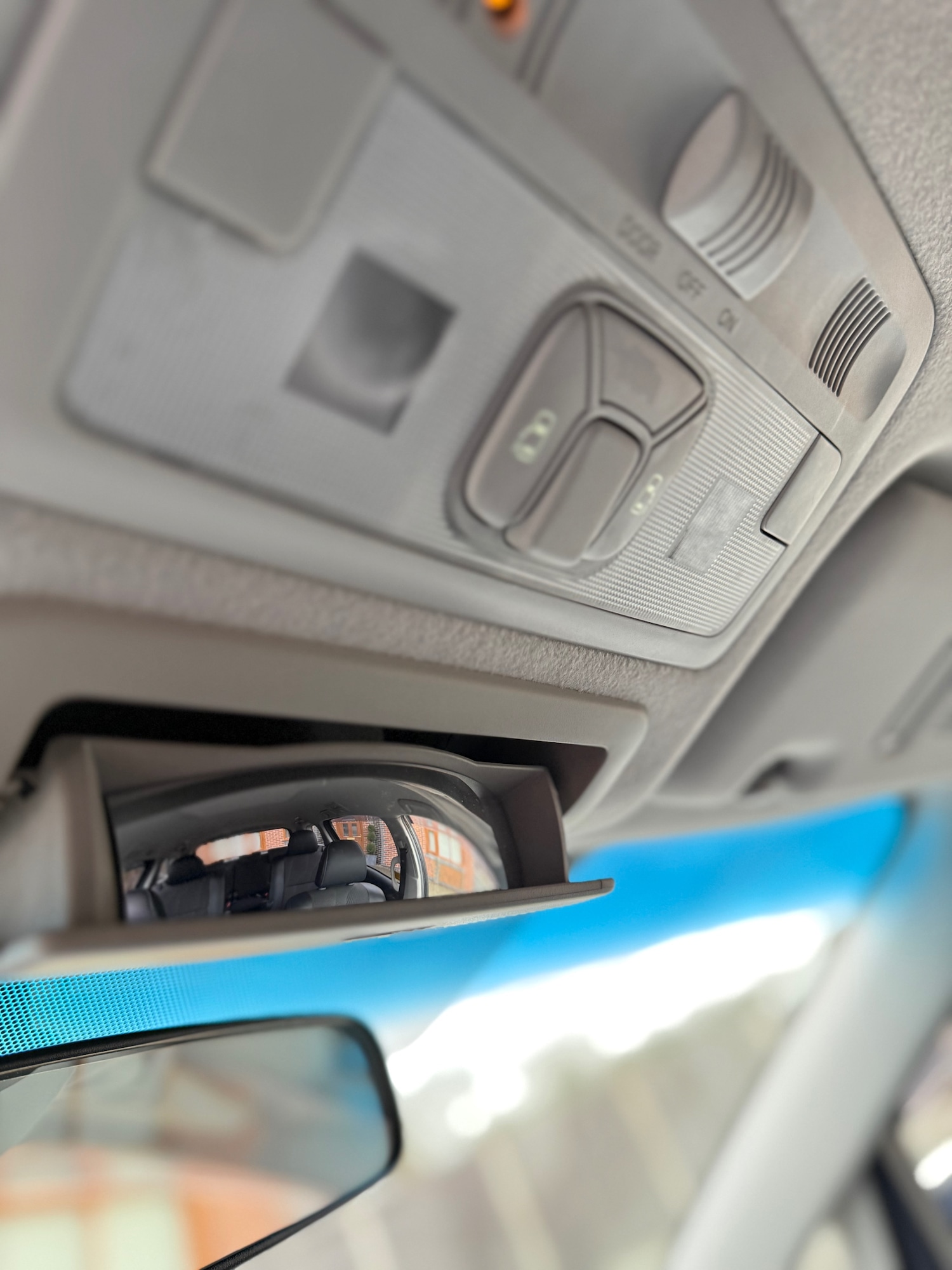 Used Toyota Estima 2024 for sale - 77619233: Photo 32