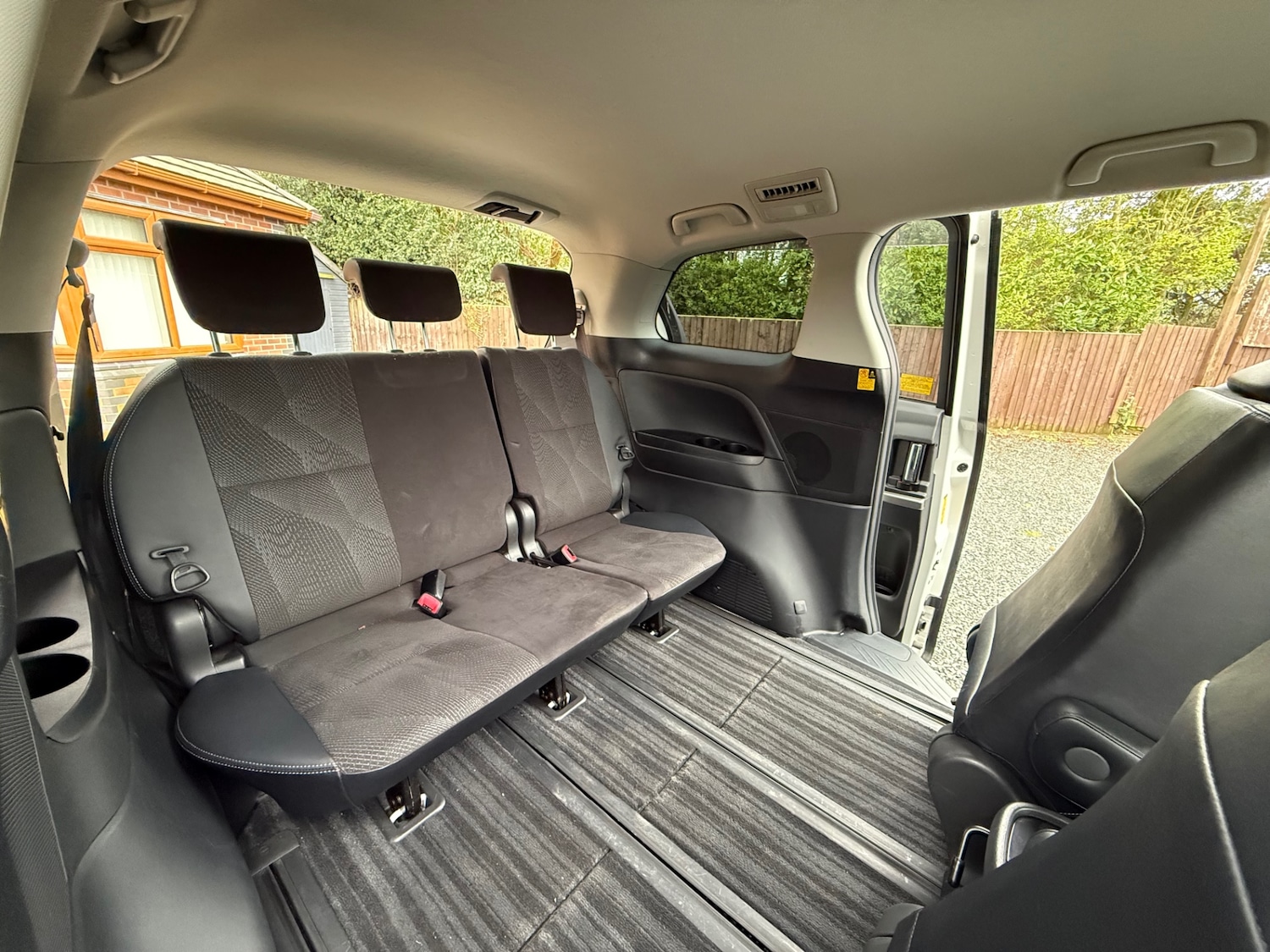 Used Toyota Estima 2024 for sale - 77619233: Photo 47