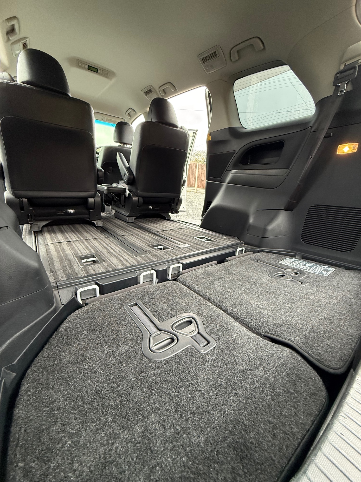 Used Toyota Estima 2024 for sale - 77619233: Photo 64